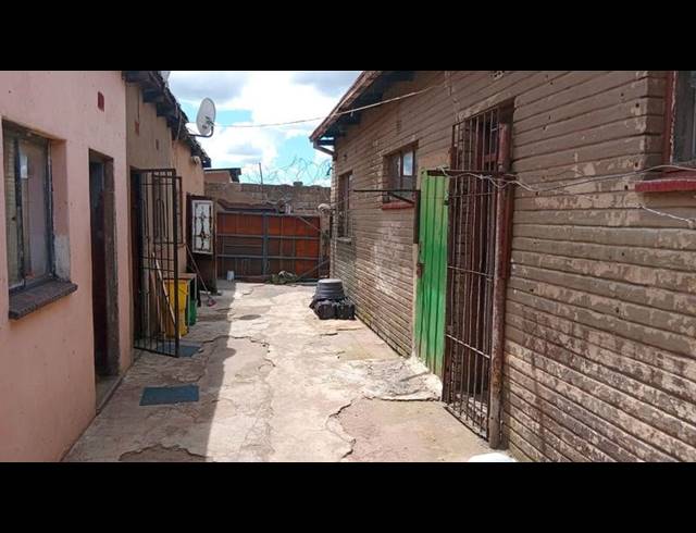 0 BEDROOM HOUSE FOR SALE IN SENAOANE